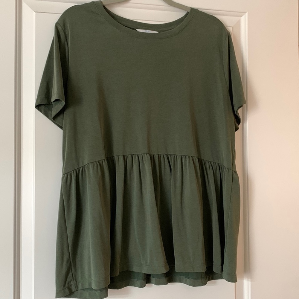 Time and Tru Olive Green Short Sleeve Top